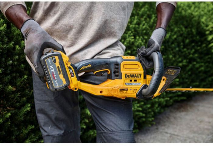 Кущоріз акумуляторний безщітковий DeWALT DCMHT573N
