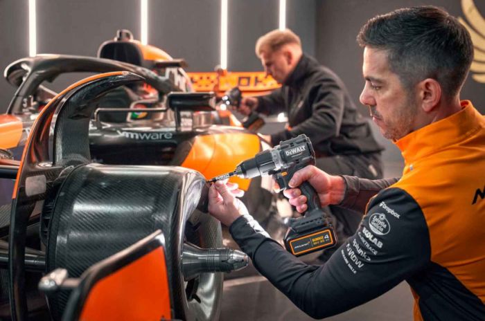 Дриль-шурупокрут ударний McLaren F1 TEAM LIMITED EDITION DeWALT DCD85MM2T