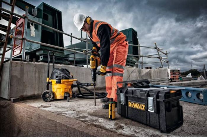 Бур DeWALT "SDS-MAX з пустотілим стволом, 4 Y-подібні крайки, 16x400x600мм DT60230