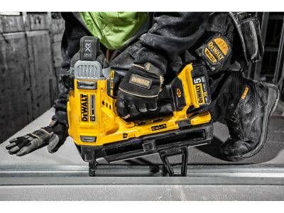 Пістолет гвоздезабивний акумуляторний безщітковий DeWALT DCN890P2