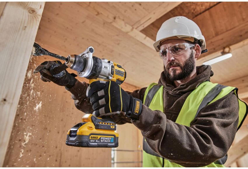 Дриль акумуляторний безщітковий DeWALT DCD470N