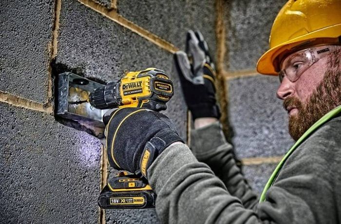 Дриль-шуруповерт акумуляторний безщітковий DeWALT DCD708P2T