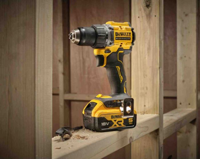 Дриль-шуруповерт акумуляторний безщітковий DeWALT DCD794P2T