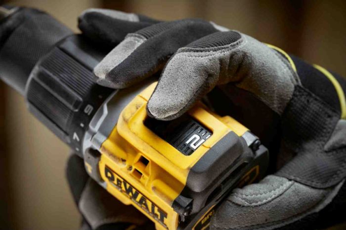Дриль-шуруповерт акумуляторний безщітковий ударний DeWALT DCD799NT