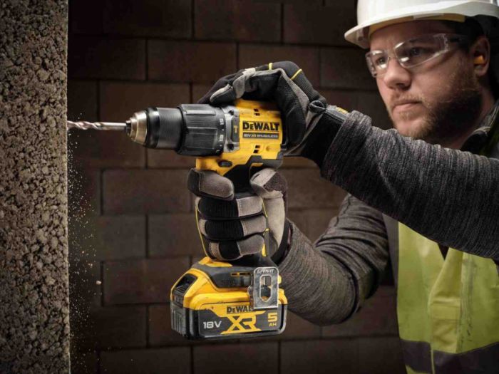 Дриль-шуруповерт акумуляторний безщітковий ударний DeWALT DCD799P2T