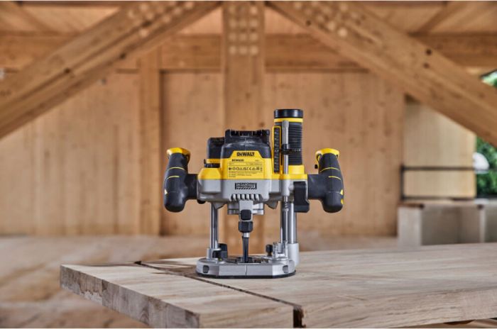 Фрезер акумуляторний безщітковий DeWALT DCW620NT