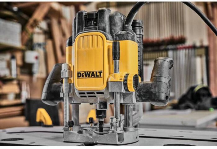 Фрезер мережевий DeWALT DWE625 2300 Вт;  9000 – 22000 об/хв; 12 мм