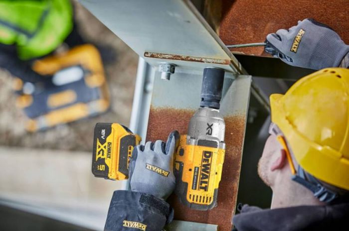 Гайковерт ударний акумуляторний безщітковий DeWALT DCF900N