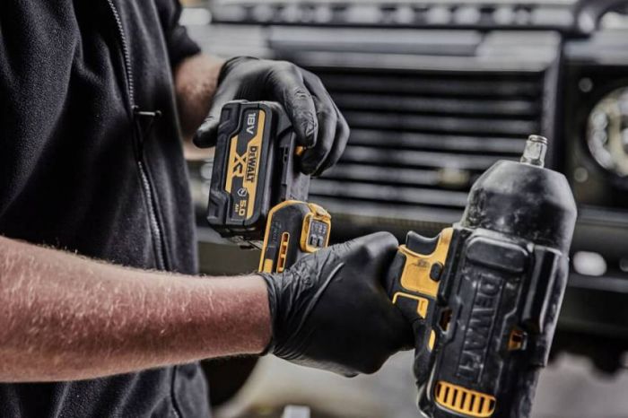 Гайковерт ударний акумуляторний безщітковий 1/2", 1396 Нм, DeWALT DCF900P2G
