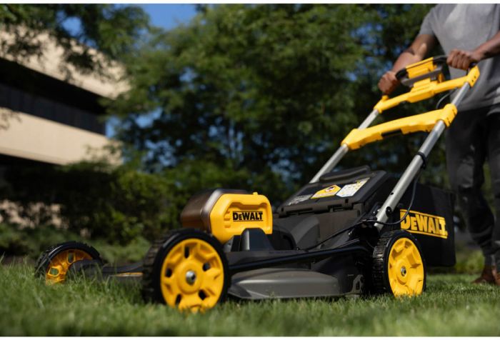 Газонокосарка акумуляторна самохідна безщіткова DeWALT DCMWSP550N