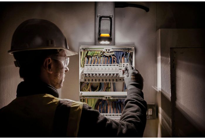 Ліхтар світлодіодний акумуляторний DeWALT DCL182