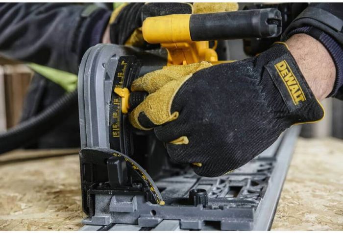 Пила дискова занурювальна акумуляторна DeWALT DCS520NT