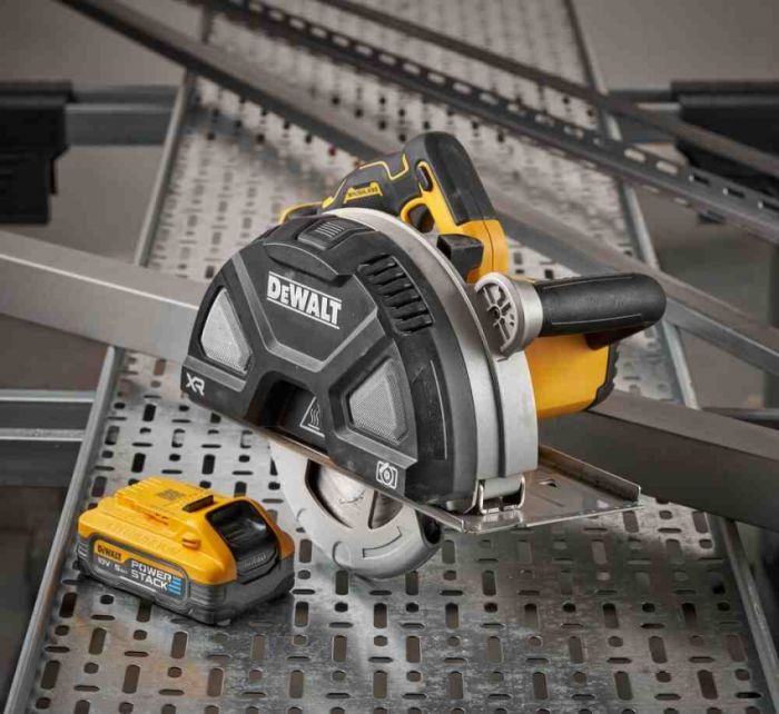Пилка дискова по металу акумуляторна DeWALT DCS383H2
