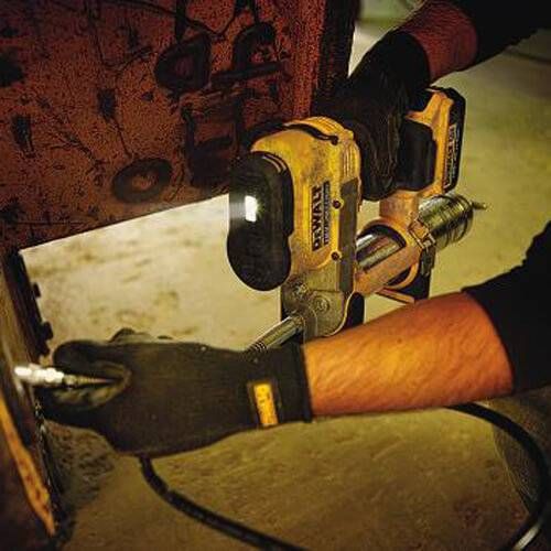 Пістолет масляний акумуляторний DeWALT DCGG571NK