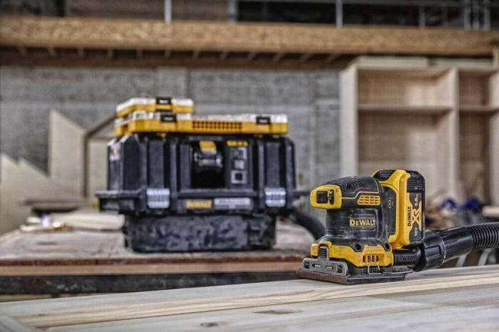 Шліфмашина вібраційна акумуляторна DeWALT DCW200P2