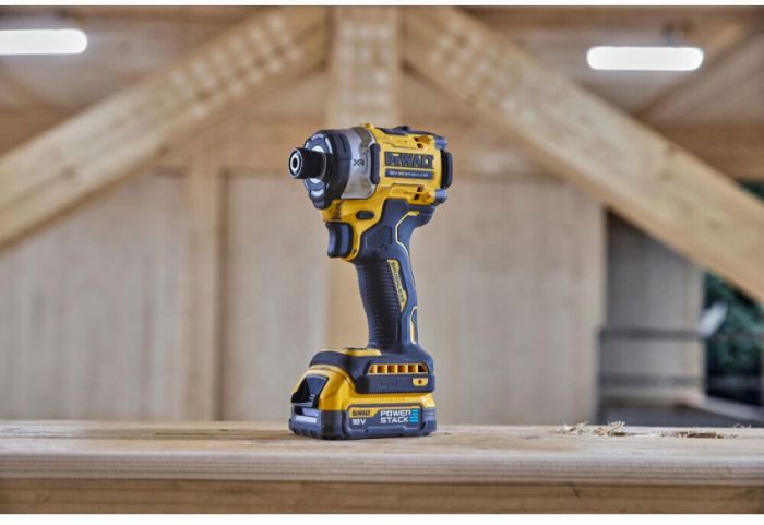 Шурупокрут ударний акумуляторний безщітковий DeWALT DCF860E2T