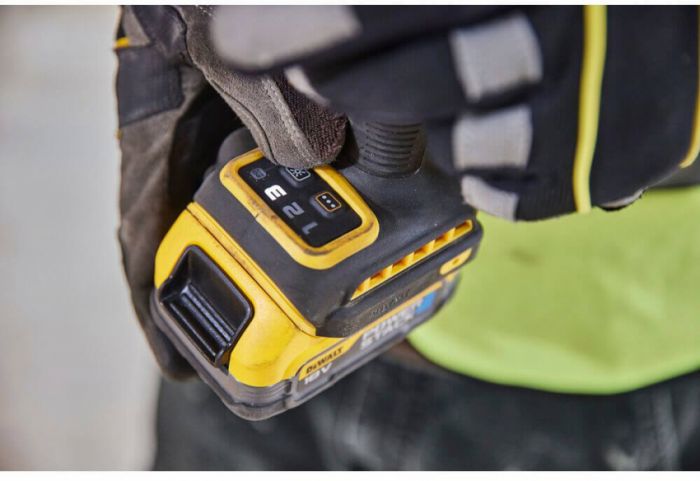 Шурупокрут ударний акумуляторний безщітковий DeWALT DCF860N