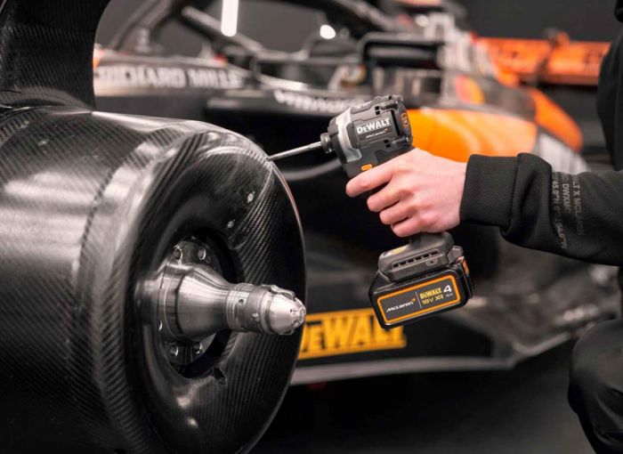Шурупокрут ударний McLaren F1 TEAM LIMITED EDITION DeWALT DCF85MM2T