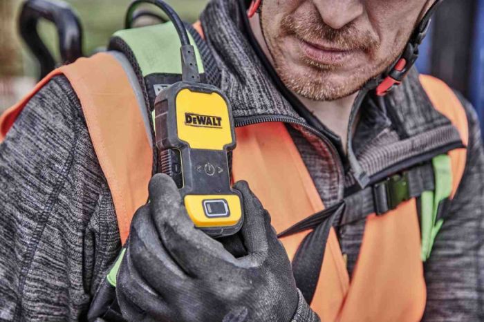 Вібратор-наплічник глибинний акумуляторний POWERSHIFT DeWALT DCPS310N