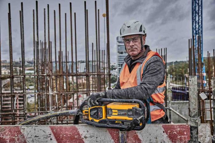 Вібратор-силовий модуль глибинний акумуляторний POWERSHIFT DeWALT DCPS320N