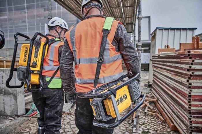 Вібратор-силовий модуль глибинний акумуляторний POWERSHIFT DeWALT DCPS320N