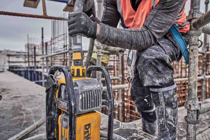 Вібратор-силовий модуль глибинний акумуляторний POWERSHIFT DeWALT DCPS320N