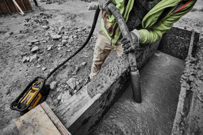 Вібратор-силовий модуль глибинний акумуляторний POWERSHIFT DeWALT DCPS320N